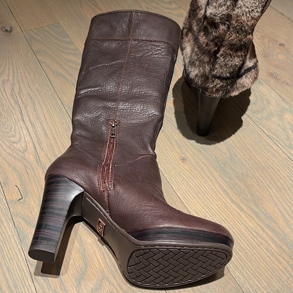 Ugg Australia Savoie Brown Leather Fold Down Platform Heeled Boots size 7 - Picture 2 of 9